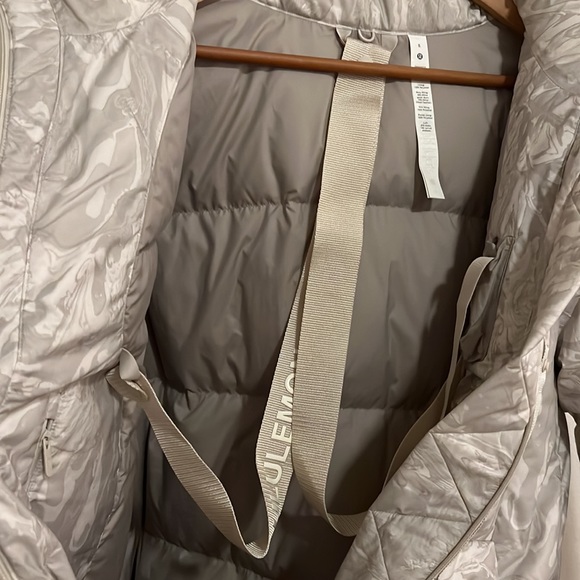 Lululemon Down Jacket in Maple Metamorphosis Light Natural Multi Size 8 - Picture 14 of 14